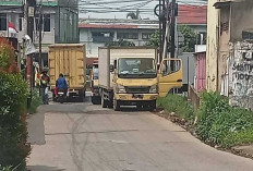 Sopir Gunakan Jalan Tikus, Warga Khawatir Jalan Cepat Rusak