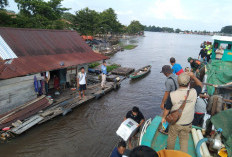 Kotak Suara di Muara Padang Basah Kehujanan, KPU Banyuasin Sigap Lakukan Pengeringan