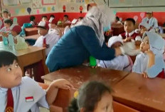 Puluhan Murid SDN 22 Talang Kelapa Semangat Ikuti Imunisasi Polio 