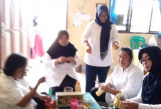 Waktu Jam Istirahat Dimanfaatkan Guru SDN 19 Betung untuk Berkarya