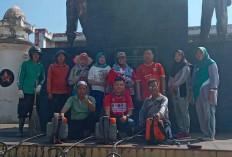 Gotong Royong di Monumen Pront Langkan oleh Korwil, Pengawas dan Kepala Kekolah