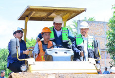 Gubernur Herman Deru  Groundbreaking  Perbaikan Jalan  Batu Kuning–Kurup di OKU