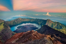 Pesona Gunung Rinjani, Destinasi Petualangan yang Paling Diidamkan