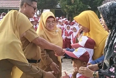 SDN 13 Banyuasin III Terima PDB dari Orang Tua