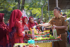 Pj Bupati Cicipi Tumpeng Hasil Kreativitas Siswa