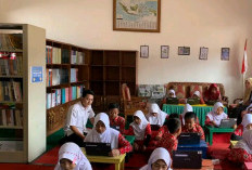 Peserta Didik Kelas V SDN 5 Banyuasin III, Diajari Penggunaan Cromebook