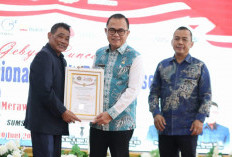 Pj. Bupati Banyuasin Raih PWI Sumsel Award 2024 Atas Peran Aktif Sebagai Sahabat PWI