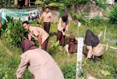 Usai SAS, Warga SMPN 2 Banyuasin III Gelar Gotong Royong