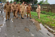 Pj Bupati Banyuasin Janji Perbaiki Jalan Rusak di Jakabaring Selatan