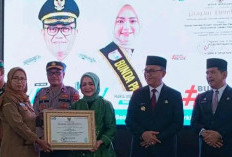  Kepala Sekolah SDN 11 Makarti Jaya Raih Penghargaan sebagai Pemimpin Kreatif dan Inovatif!