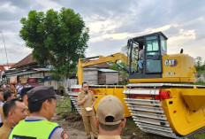 Banyuasin Miliki Mini Excavator Amphibi