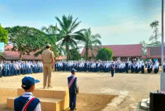 Siswa Harus Bijak Menggunakan HP, Ini Pernyataan Pembina Upacara di SMPN 1 Suak Tapeh