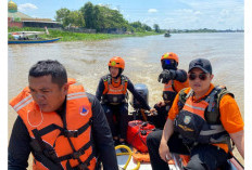 Respons Cepat BPBD Banyuasin Cari Korban,  Warga Dibantaran Sungai Diimbau Tingkatkan Kewaspadaan