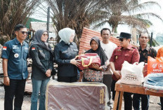 Wabup Netta Tinjau Korban Kebakaran di Sungai Pinang