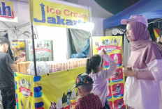 Nikmati Es Krim Jakarta di Pasar Malam Taman Kota Pangkalan Balai