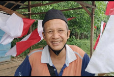 Pembeli Ramai Tanya Bendera One Piece, Pedagang Banyuasin Tetap Fokus Merah Putih