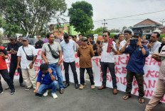 Desak Copot Kepsek dan Ketua Komite MAN 1 OKU