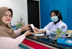 Bank Sumsel Babel Cabang Pangkalan Balai Rayakan Hari Ibu dengan Bagi-Bagi Coklat