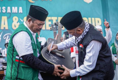 Lelang Gitar Rhoma Irama untuk Palestina Tembus Rp300 Juta