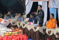 BUPATI BANYUASIN SALURKAN BANTUAN UNTUK KORBAN PUTING BELIUNG DI MUARA SUGIHAN