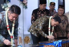 Gubernur Herman Deru Resmikan Kantor Desa Kerta Mukti
