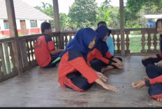 Waktu Sengang Dimanfaatkan Murid SMPN 4 Banyuasin III Bermain Tradisional
