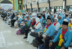 Tangis Bahagia Iringi Kepulangan Jemaah Haji Banyuasin dari Tanah Suci