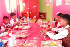Ratusan Murid SDN 1 Talang Kelapa Terima Program MBG
