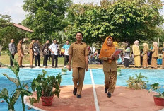 Meriahkan HUT PGRI dan HGN, Siswa SMAN 3 Banyuasin III Lomba Busana Guru