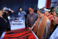 Menteri Kebudayaan RI Buka Pameran Perangko Pendiri Bangsa di Palembang