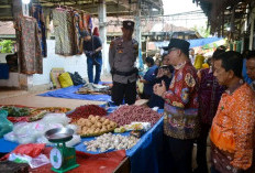 Pantau Harga Pasar Camat Talang Kelapa Dampingi Pj. Bupati Banyuasin Sidak Pasar Sukamoro