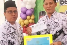 Guru SMPN 1 Sungai Lilin  Terima Penghargaan