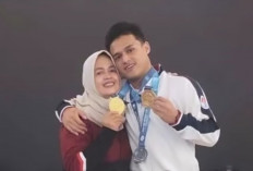 Rizki Juniansyah Atlet Angkat Besi Peraih Emas Olimpiade Paris 2024, Cuci Kaki Sang Ibu Sebelum Tanding