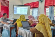 Guru di SMPN 1 Suak Tapeh Belajar Aplikasi E-Raport