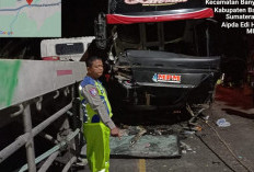 Bus Diduga Ambil Jalur Lawan, Tabrakan dengan Truk Trailer di Jalintim Banyuasin