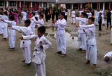 Ekskul Pencak Silat di SDN 6 Sumber Marga Telang Rutin Dilaksanakan