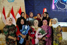 Bajumpe Pedade Serangkai Banyuasin Sukses Melenggang di Kriya Sriwijaya Fashion Parade 2025