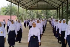 Puluhan Siswa SMPN 1 Betung Latihan Intensif, Target Juara Lomba Baris-berbaris