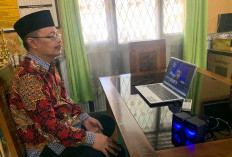 Kepala MTsN 1 Banyuasin Ikuti Central Government Advisory via Zoom Meeting