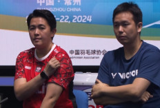 Hendra Setiawan Dampingi Dejan/Gloria di Pinggir Lapangan