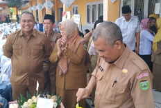 HUT SMAN 2 Plus Banyuasin III Diwarnai Pemotongan Nasi Tumpeng