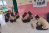 Kegiatan Ekstrakurikuler Pramuka di SMPN 2 Muara Padang Berlatih Pionering 