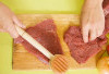 Bahan Dapur Ini Bisa Bikin Daging Cepat Empuk, Sudah Coba?