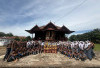 Gali Sejarah dan Budaya Lokal, SMA Negeri 1 Suak Tapeh Kunjungi Rumah Bari